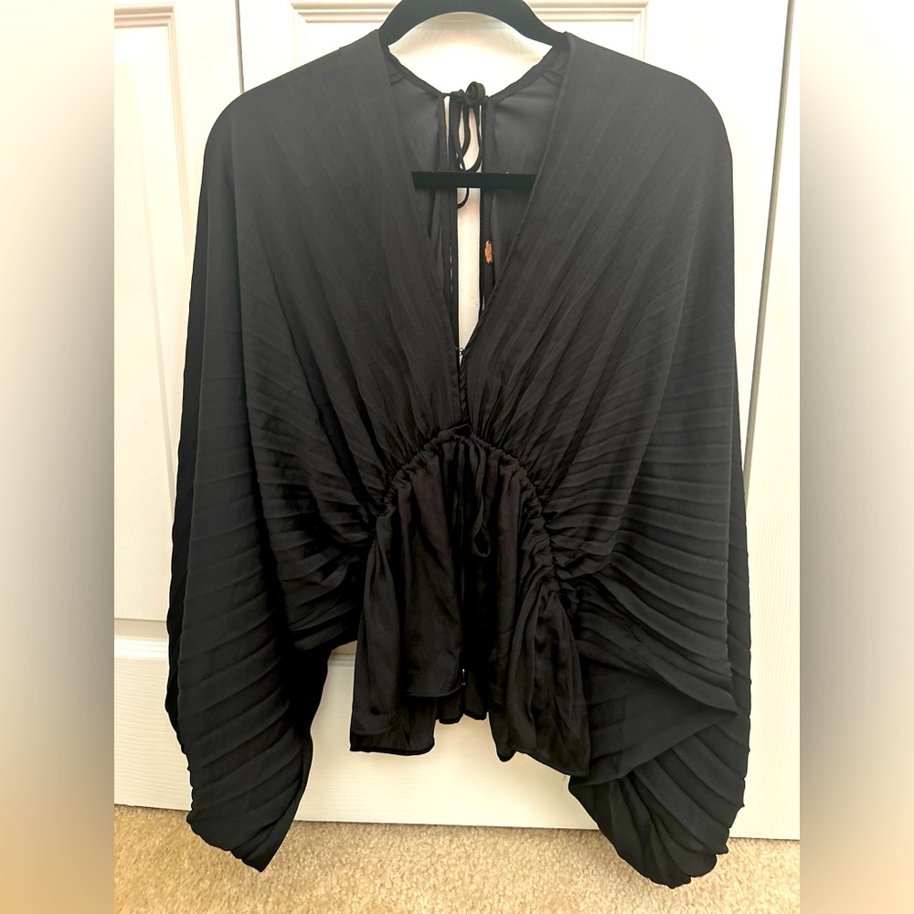 Free people Elouise blouse black top Size LARGE balloon sleeves .